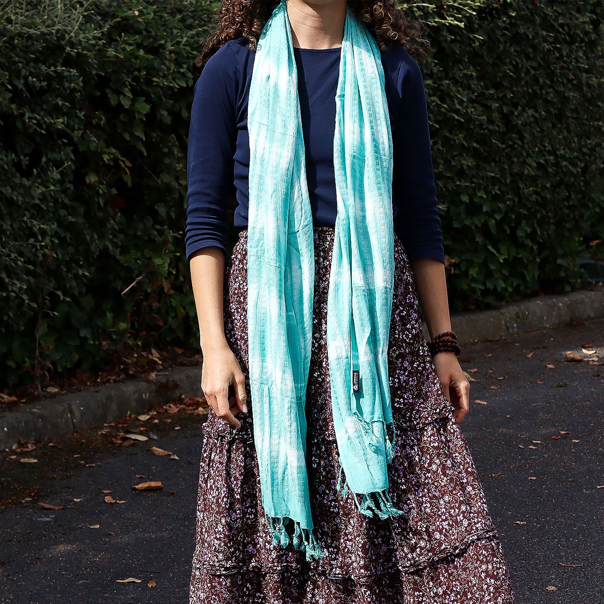 Estola/Bufanda de arte bohemio de Java - Rayas turquesa y motivo - 62x200 cm